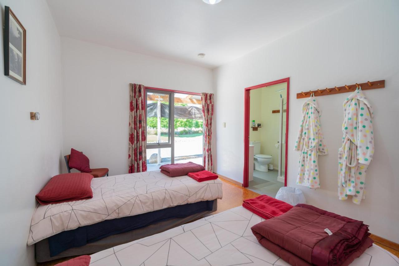 Hostel Bob&Maxines Backpackers Te Anau Exterior foto