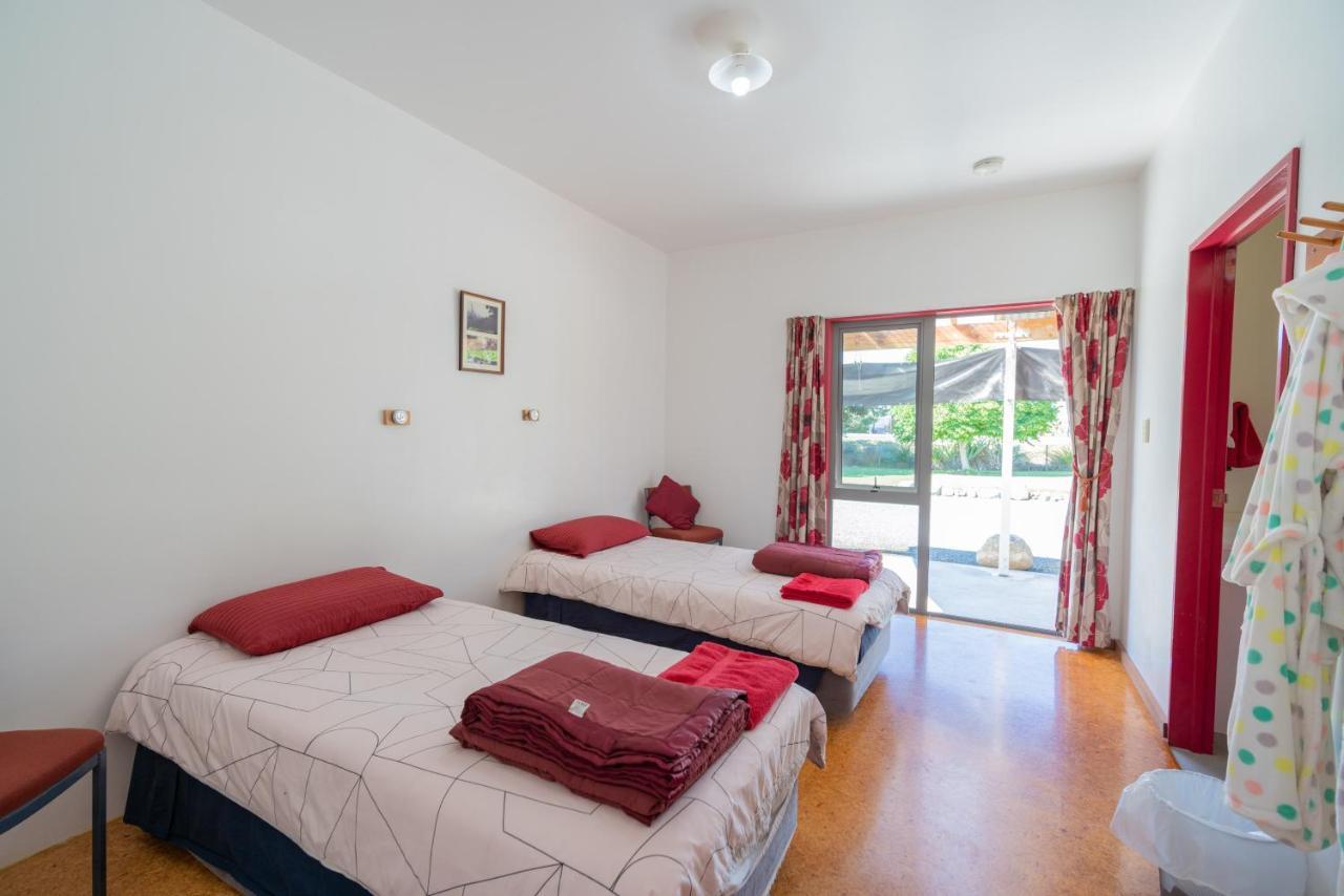 Hostel Bob&Maxines Backpackers Te Anau Exterior foto