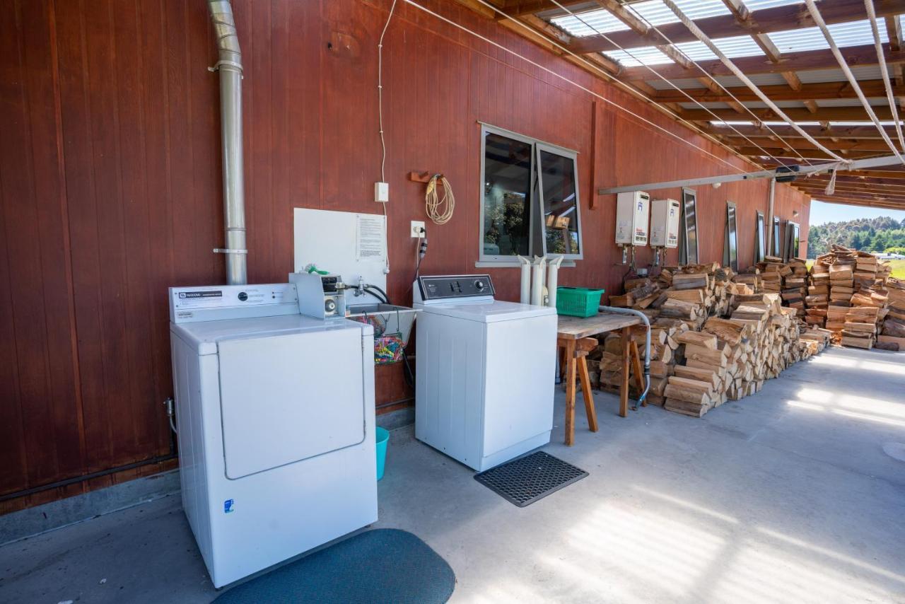 Hostel Bob&Maxines Backpackers Te Anau Exterior foto